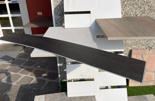 Vinyl flooring effect WENGE' dimensions 18x122 cm